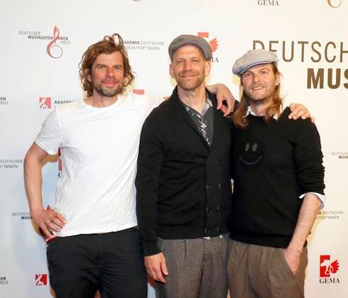 Sportfreunde Stiller Rüdiger Linhof, Florian Welter, Peter Brugge at the award ceremony for the German Music Authors Prize 2022 at the Hotel RITZ CARLTON Berlin Redaktion Laurent, Berlin 24 03 22