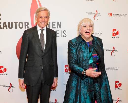 Dr Harald Heker Chief Executive Officer GEMA , Federal Minister of Culture and Patron Claudia Roth at the award ceremony German Music Authors Award 2022 in the Hotel RITZ CARLTON Berlin Redaktion Laurent, Berlin 24 03 22