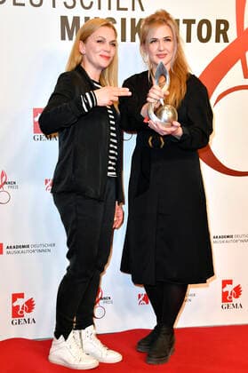 Anna Loos and Dascha Dauenhauer at the 13 German Music Authors Award of GEMA 2022 at The Ritz Carlton Hotel Berlin, 24 03 2022 Foto:xN.xKubelkax xFuturexImage