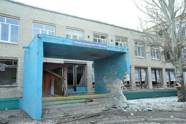 Consequences of shelling in Sievierodonetsk SIEVIERODONETSK, UKRAINE - MARCH 14, 2022 - A school shows damage after the shelling of Russian troops in Sievierodonetsk, Luhansk Region, eastern Ukraine. Sievierodonetsk Luhansk Region Ukraine  Copyright: xAlbertxKoshelevx originalFilename: ukrinform-conseque220314_npCjP.jpg