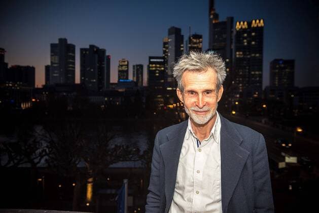Entertainment Themen der Woche KW12 Entertainment Bilder des Tages 25.03.2022 xesx Frankfurt am Main, Filmuseum Der Schauspieler Ulrich Matthes zu Gast im Filmmuseum *** 25 03 2022 xesx Frankfurt am Main, Film Museum Actor Ulrich Matthes as guest at the Film Museum ES