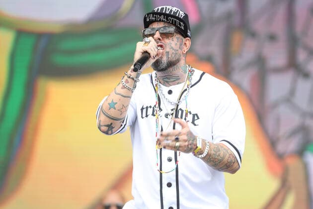 March 25, 2022, USA: Tico Santa Cruz, lead singer of the band Detonautas during the Lollapalooza Brasil 2022 music festival at the Autodromo Joso Carlos Pace in Interlagos in the south region of SoÂ£o Paulo this Friday, 25. USA - ZUMAc233 20220325_zsp_c233_005 Copyright: xVanessaxCarvalhox