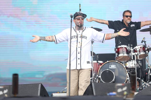 March 25, 2022, USA: Tico Santa Cruz, lead singer of the band Detonautas during the Lollapalooza Brasil 2022 music festival at the Autodromo Joso Carlos Pace in Interlagos in the south region of SoÂ£o Paulo this Friday, 25. USA - ZUMAc233 20220325_zsp_c233_002 Copyright: xVanessaxCarvalhox