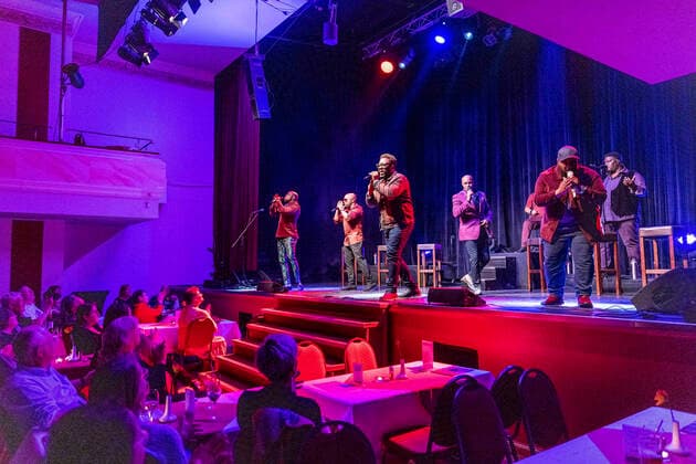 Naturally 7 live at a concert of their 20 Years Tour at DASDIE Brettl Erfurt, 26 03 2022 Foto:xM.xKremerx xFuturexImage