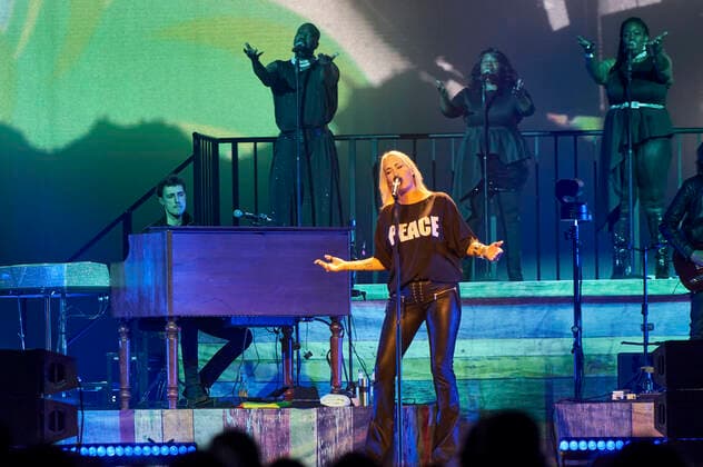 Sarah Connor live at a concert of her Herz Kraft Werke Tour at ZAG Arena Hannover, 27 03 2022 Foto:xU.xStammx xFuturexImage