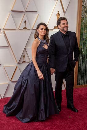 Penélope Cruz and Javier Bardem pose on the red carpet upon arrival at the Oscars at the Dolby Theater in Los Angeles, California, USA, 27 March 2022. EFE Javier Rojas Academy Oscar Awards !ACHTUNG: NUR REDAKTIONELLE NUTZUNG!  Copyright: xJavierxRojasx AME6603 20220328-3774a35c508962a7f2656a1c21fee985e7b46ac4