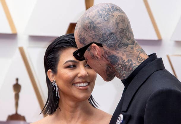 Kourtney Kardashian and Travis Barker pose on the red carpet upon arrival at the Oscars at the Dolby Theater in Los Angeles, California, USA, 27 March 2022. EFE Javier Rojas Academy Oscar Awards !ACHTUNG: NUR REDAKTIONELLE NUTZUNG!  Copyright: xJavierxRojasx AME6622 20220328-bb248c9b9313dcf5ad5d92c46cb5fa9581bb9202