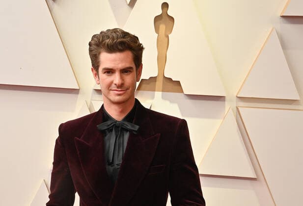 Entertainment Bilder des Tages Andrew Garfield arrives for the 94th annual Academy Awards at the Dolby Theatre in the Hollywood section of Los Angeles on Sunday, March 27, 2022.  LAP20220327259 JIMxRUYMEN