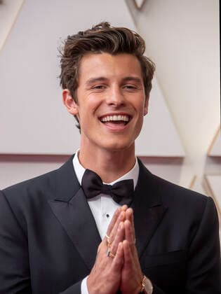 Shawn Mendes poses on the red carpet upon arrival at the Oscars at the Dolby Theater in Los Angeles, California, USA, 27 March 2022. EFE Javier Rojas Academy Oscar Awards !ACHTUNG: NUR REDAKTIONELLE NUTZUNG!  Copyright: xJavierxRojasx AME6702 20220328-fc85810cacd08169c63f3f1e785e50763045bf1d