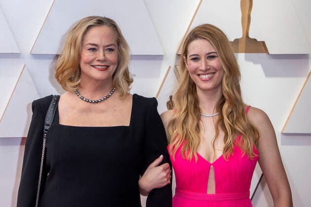 Cybill Shepherd and Molly Ariel Shepherd-Oppenheim pose on the red carpet upon arrival at the Oscars at the Dolby Theater in Los Angeles, California, USA, 27 March 2022. EFE Javier Rojas Academy Oscar Awards !ACHTUNG: NUR REDAKTIONELLE NUTZUNG!  Copyright: xJavierxRojasx AME6705 20220328-a28c38d014b5a2026d402ebe4e22b0cd8d96b5c6