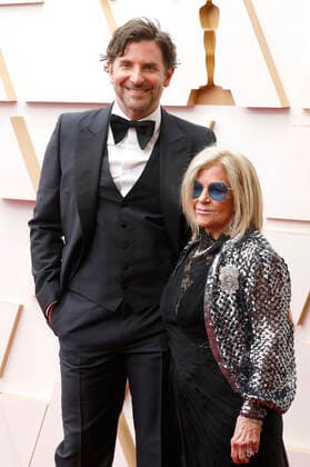 Bradley Cooper with mother Gloria Campano at the 2022 94th Annual Academy Awards at the Dolby Theatre at Hollywood Highland Center Los Angeles, 27 03 2022. Foto:xD.xBedrosianx xFuturexImage