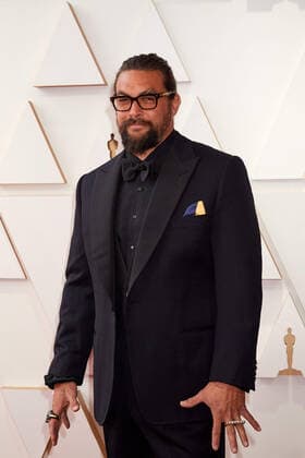 Jason Momoa arrives on the red carpet of the 94th OscarsÂ® at the Dolby Theatre at Ovation Hollywood in Los Angeles, CA, on Sunday, March 27, 2022.  Copyright: xx 34342-398THA