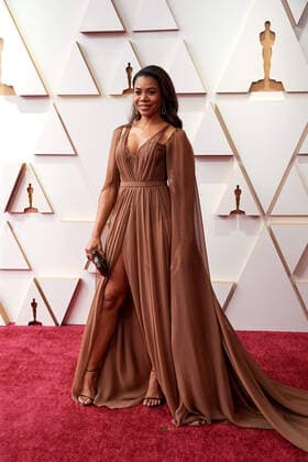 OscarÂ® co-host Regina Hall arrives on the red carpet of the 94th OscarsÂ® at the Dolby Theatre at Ovation Hollywood in Los Angeles, CA, on Sunday, March 27, 2022.  Copyright: xx 34342-426THA