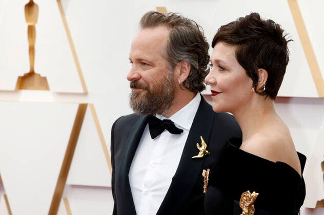 Peter Sarsgaard with wife Maggie Gyllenhaal at the 2022 94th Annual Academy Awards at the Dolby Theatre at Hollywood Highland Center Los Angeles, 27 03 2022. Foto:xD.xBedrosianx xFuturexImage