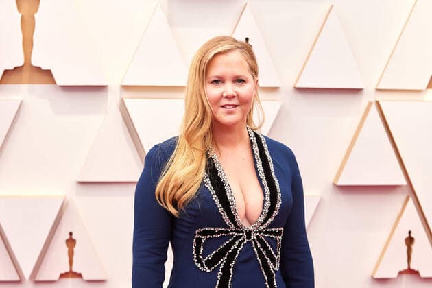 Host Amy Schumer arrives on the red carpet of the 94th OscarsÂ® at the Dolby Theatre at Ovation Hollywood in Los Angeles, CA, on Sunday, March 27, 2022.  Copyright: xx 34342-564THA