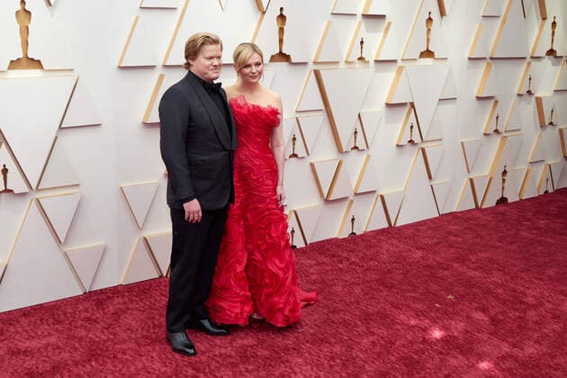 OscarÂ® nominees Jesse Plemons and Kirsten Dunst arrive on the red carpet of the 94th OscarsÂ® at the Dolby Theatre at Ovation Hollywood in Los Angeles, CA, on Sunday, March 27, 2022.  Copyright: xx 34342-668THA