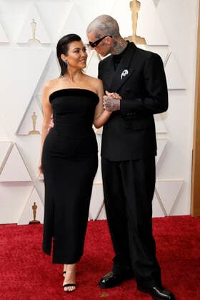March 27, 2022, Los Angeles, CA, USA: LOS ANGELES - MAR 27: Kourtney Kardashian, Travis Barker at the 94th Academy Awards at Dolby Theater on March 27, 2022 in Los Angeles, CA Los Angeles USA - ZUMAnc22 20220327_zaa_nc22_223 Copyright: xKathyxHutchinsx