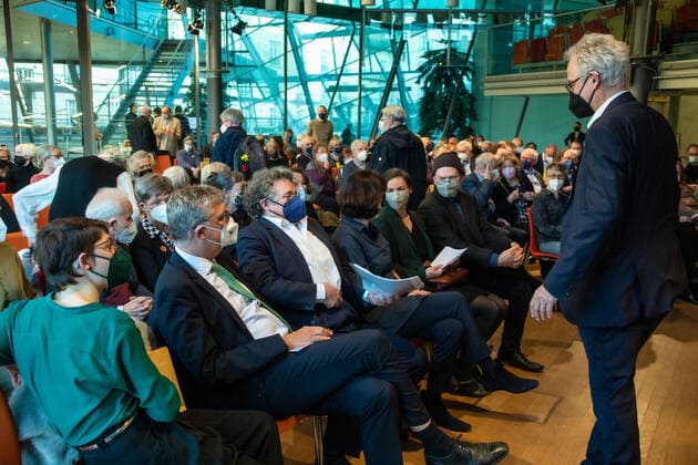 Reading Heinrich Mann Prize 2022 to Lothar Müller Welcome Ingo Schulze Laudatio Jutta Person Speech of thanks Lothar Müller Reading from texts by Heinrich Mann Johanna Polley Congratulations Ingo Schulze and Jörg Feßmann at the Academy of Arts Berlin Sun, 27 03 2022
