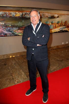 Nico Hofmann at the award ceremony of the Next Gen Hotelier of the Year on 28 03 2022 in Hamburg Next Gen Hotelier of the Year Award Ceremony in Hamburg