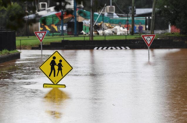 Bilder des Jahres 2022, News 03 März News Themen der Woche KW13 NSW FLOODS, Flood waters are seen in Lismore, NSW, Tuesday, March 29, 2022. Residents in parts of north and south Lismore and low-lying parts of Kyogle in northern NSW are evacuating from their homes as life-threatening flooding hits the region again. ( NO ARCHIVING, EDITORIAL USE ONLY, NO USE IN BOOKS WITHOUT CONSENT LISMORE NSW AUSTRALIA  Copyright: xDARRENxENGLANDx 20220329001641201263