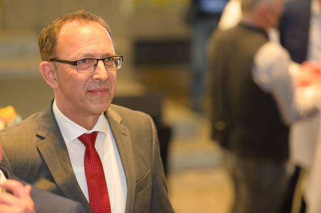 Im Bild: Jörg Urban . Mit einem Empfang würdigt Ministerpräsident Michael Kretschmer die sächsischen Sportlerinnen und Sportler für ihre besonderen Leistungen bei den Olympischen Winterspielen Â»Peking 2022Â«.Gemeinsam mit Sportminister Prof. Roland Wöller und dem Leiter des Olympiastützpunktes Sachsen, Thomas Weise, gratulierten sie den Olympioniken zu den sportlichen Erfolgen und ehrten die Medaillengewinner.Unter den anwesenden Sportlerinnen und Sportlern sind die Medaillengewinner Francesco Friedrich (Gold Zweierbob, Gold Viererbob), Candy Bauer (Gold Viererbob), Katharina Hennig (Gold Skilanglauf-Teamsprint, Silber Skilanglauf-Staffel), Axel Jungk (Silber Skeleton) sowie Eric Frenzel (Silber Nordische Kombination Teamwettbewerb
