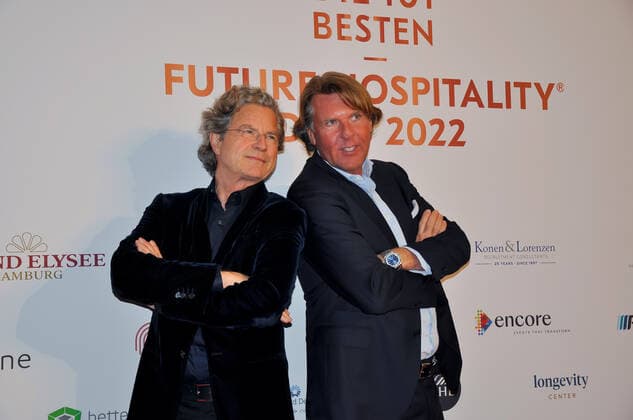 Florian Langenscheidt and Carsten K Rath at the NEXT GEN HOTELIER OF THE YEAR award ceremony at the Grand ElysÃ e Hamburg Hotel Hamburg, 28 03 2022 xxxMatthiasWehnertxxx Next Gen Hotelier of the Year, Hamburg Hamburg Germany Hamburg