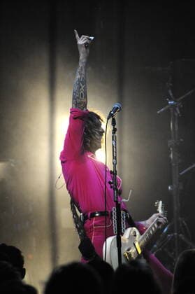 CHICAGO, IL - MARCH 30: The Darkness in concert at The Park West in Chicago, Illinois on March 30,2022. Copyright: xGenexAmbox