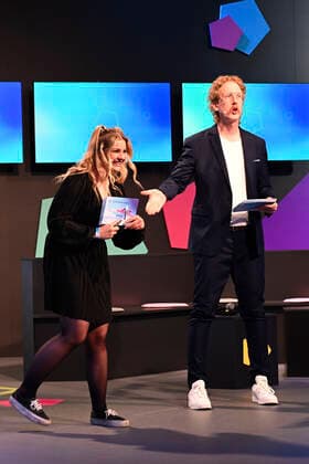 Olivia Osthushenrich and Uke Bosse at the award ceremony of the German Computer Game Award 2022 in the TonHalle Munich, 31 03 2022 Foto:xR.xHeinex xFuturexImage
