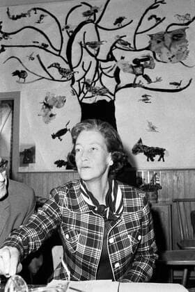 Katharina FOCKE, SPD, Bundesfamilienministerin, Bundesministerin fuer Familie, Jugend und Gesundheit, besucht einen Kindergarten in Koeln, black and white, Schwarz - weiss, schwarzweiss, monochrom, SW Monochrome, Schwarzweissfoto, 29.09.1975. *** Katharina FOCKE, SPD, Federal Minister for Family, Youth and Health, visits a kindergarten in Cologne, black and white, black and white, monochrome, SW monochrome, black and white photo, 29 09 1975