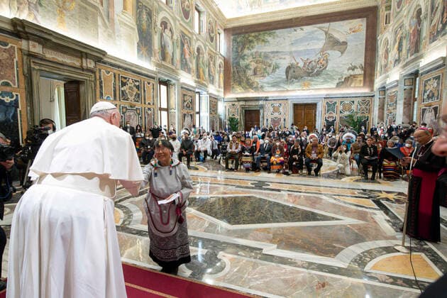 April 1, 2022, VATICAN CITY, VATICAN: A handout image released by Vatican media shows Pope Francis receiving a delegation of the Indigenous Peoples of Canada, in Vatican City, Vatican, 1 April 2022. ANSA VATICAN MEDIA ++HO - NO SALES EDITORIAL USE ONLY+ VATICAN CITY VATICAN  - ZUMAa110 20220401_zaf_a110_035 Copyright: xVaticanxMediax