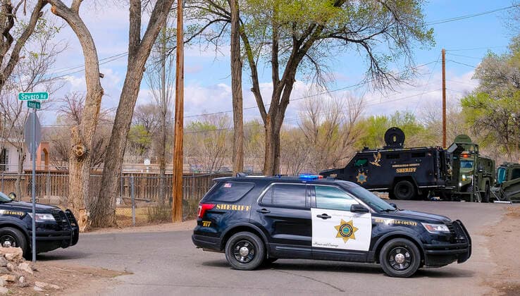 April 1, 2022, Albuquerque, New Mexico, USA: 040122.Members of the Swat team respond following BCSO deputy involved shooting in the South Valley .Photographed on Friday April 1, 2022. JOURNAL. Albuquerque USA - ZUMAab1_ 20220401_zaf_ab1_004 Copyright: xAdolphexPierre-Louisx