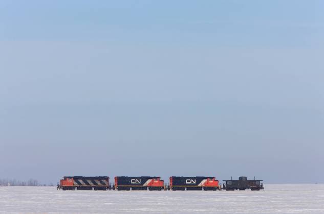 IMAGO Creative: Business, Inflation und Lieferketten Train in Winter Canada , 1961333.jpg, train, railroad, locomotive, engine, railway, speed, travel, vehicle, motion, move, transportation, diesel, transport, fast, technology, track, cargo, corporate, transit, movement, place, vacancy, rails, voyage, rail, modern,