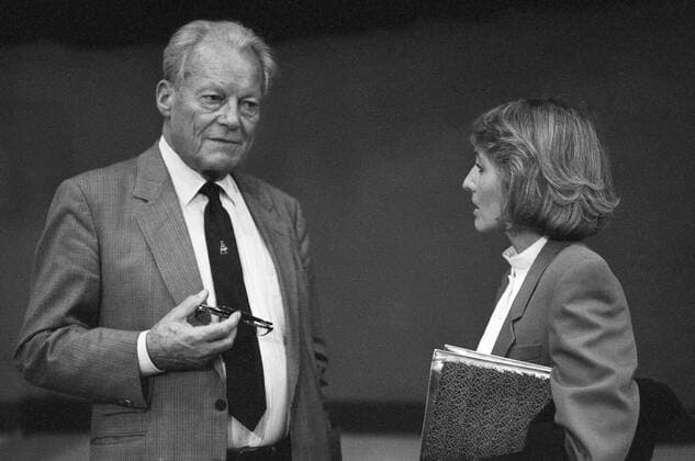 Deutschland, Bremen, 28.05.1991. Archiv.: 27-74-19 SPD-Parteitag Foto: Willy Brandt und Brigitte Seebacher-Brandt Für Ihr Archiv! *** Germany, Bremen, 28 05 1991 archive 27 74 19 SPD party conference photo Willy Brandt and Brigitte Seebacher Brandt For your archive
