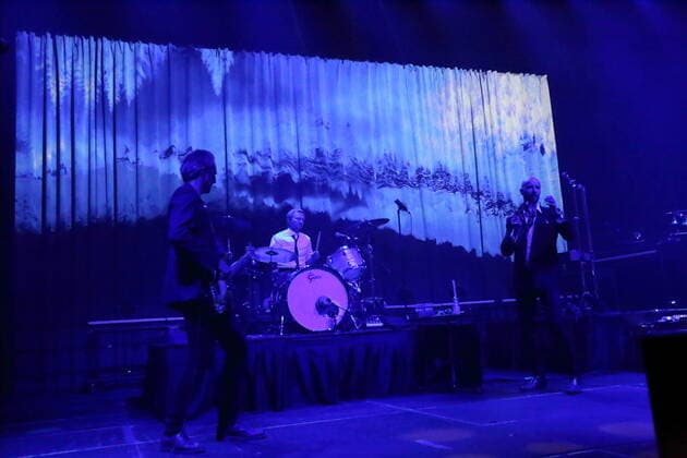 Frode Jacobsen, Jon Lauvland Pettersen and Sivert Hoyem, f l , of the band Madrugada at a concert at the Tempodrom in Berlin, 1 April 2022 Madrugada concert Berlin
