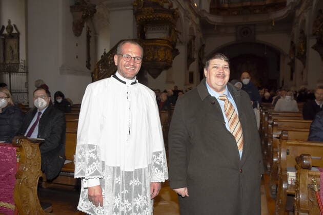 Daniel Lerch Pfarrer St Peter Alter Peter Kath Kirche Dr h.c Bernd Posselt MdEP a.D. Praesident der Paneuropa-Union Muenchen 01.04.2022 Rindermarkt 1 Kath Kirche St. Peter -Alter Peter -Gedenk.Gottesdienst Zum 100. Todestages des Sel. Kaisers Karl I. aus dem Hause Habsburg. Muenchen *** Daniel Lerch Parish Priest St Peter Alter Peter Cath Church Dr h c Bernd Posselt MEP a D President of the Pan-European Union Munich 01 04 2022 Rindermarkt 1 Cath Church St Peter Alter Peter Memorial Service On the 100th anniversary of the death of Sel Emperor Charles I of the House of Habsburg Munich
