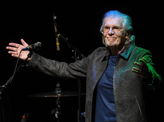 April 1, 2022, Orlando, United States: English musician, singer, songwriter, composer, and record producer, Rod Argent arrives on stage to perform with The Zombies at the Plaza Live theater in Orlando. Orlando United States - ZUMAs197 20220401_zaa_s197_301 Copyright: xPaulxHennessyx