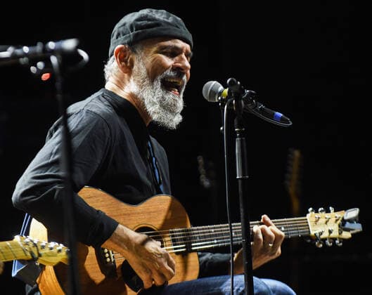 April 1, 2022, Orlando, United States: American singer-songwriter, Bruce Sudano performs live on stage with The Zombies at the Plaza Live theater in Orlando. Orlando United States - ZUMAs197 20220401_zaa_s197_307 Copyright: xPaulxHennessyx
