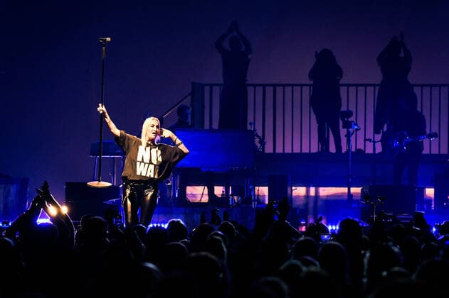 02 04 2022, xlakx, entertaiment music pop, sarah connor emspor, v l singer sarah connor sing at her concert heart power works at the Mercedes Benz Arena Berlin