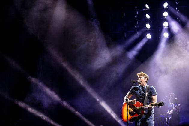 Entertainment Themen der Woche KW13 Entertainment Bilder des Tages Hamburg, 2. April 2022 - James Blunt bei einem Konzert in der Hamburger Barclays Arena *** Hamburg, 2 April 2022 James Blunt at a concert in Hamburg Barclays Arena 
