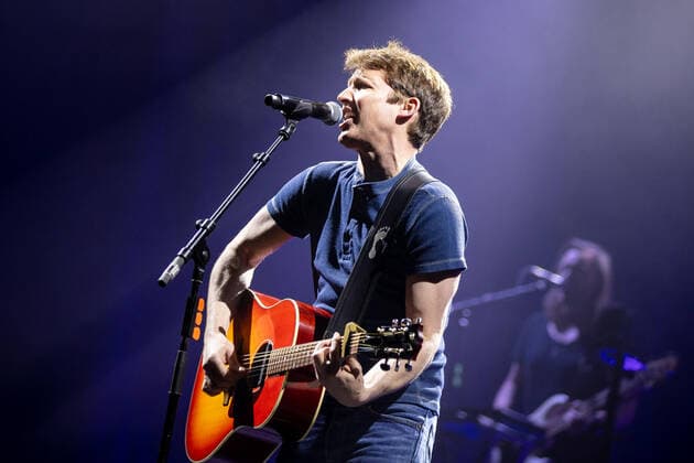 Hamburg, 2 April 2022 James Blunt at a concert in Hamburg Barclays Arena