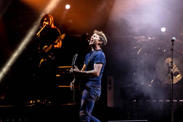 Hamburg, 2 April 2022 James Blunt at a concert in Hamburg Barclays Arena