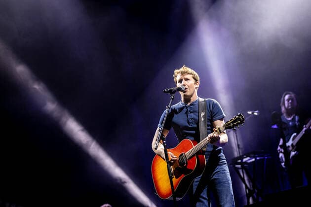 Hamburg, 2 April 2022 James Blunt at a concert in Hamburg Barclays Arena