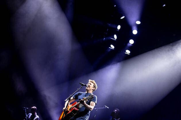 Hamburg, 2 April 2022 James Blunt at a concert in Hamburg Barclays Arena