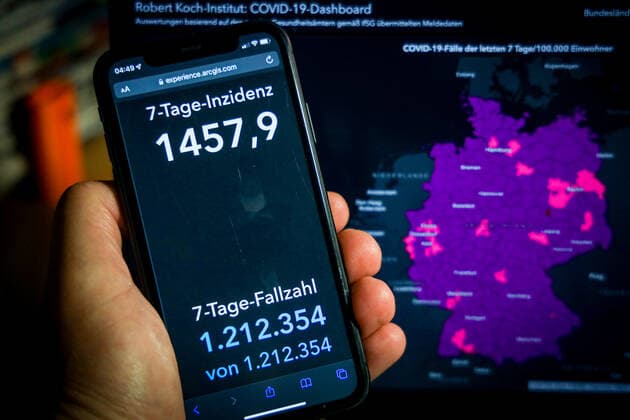 Coronavirus in Germany Covid 19 Robert Koch Institute Dashboard 03 04 2022 Robert Koch Institute 7 days Incidence 1457.9 7 days Number of cases 1 212 354 COVID 19 Cases 21 627 548 Addition by 74 053 compared to previous day COVID 19 Deaths 130 029 Addition by 292 compared to previous day