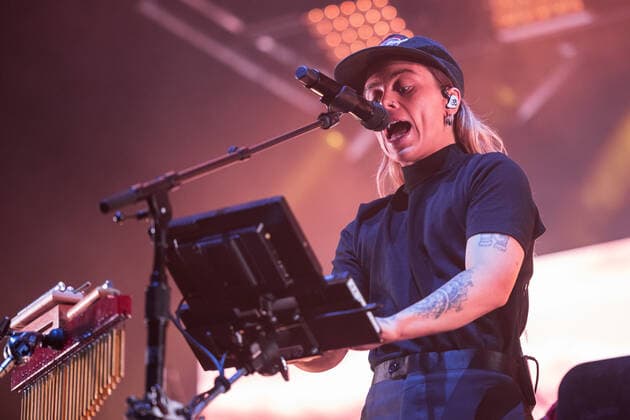 Tash Sultana Konzert in Oslo Tash Sultana live in Oslo, Norway Oslo, Norway. 02nd, April 2022. The Australian singer, songwriter and musician Tash Sultana performs a live concert at Spektrum in Oslo. Oslo Norway  Copyright: xGonzalesxPhoto StianxS.xMollerx