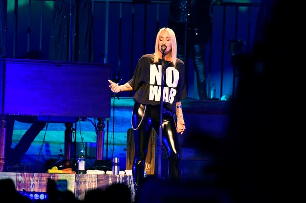 Sarah Connor live at a concert of her Herz Kraft Werke Tour at the Mercedes Benz Arena Berlin, 04 02 2022 Foto:xN.xKubelkax xFuturexImage