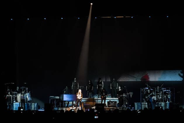 Berlin Sarah Connor concert in the Mercedes Benz Arena Berlin, 02 04 2022 02 04 2022,Entertaiment, v l singer Sarah Connor sing at her concert heart power works in the Mercedes Benz Arena Copyright: xLakomski Eibner-Pressefotox EP_dli