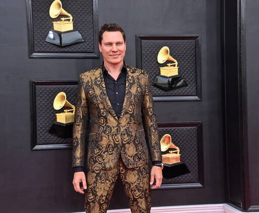 Tiësto arrives for the 64th annual Grammy Awards at the MGM Grand Garden Arena in Las Vegas, Nevada on Sunday, April 3, 2022.  LAV20220403086 JIMxRUYMEN