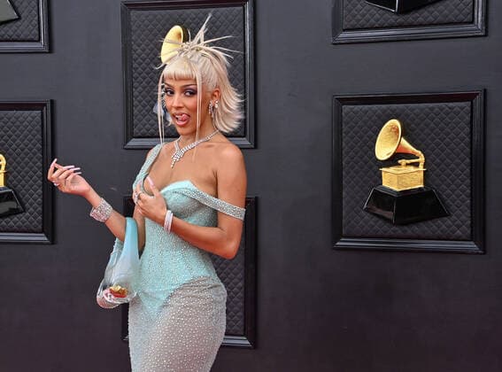 Doja Cat arrives for the 64th annual Grammy Awards at the MGM Grand Garden Arena in Las Vegas, Nevada on Sunday, April 3, 2022.  LAV20220403091 JIMxRUYMEN