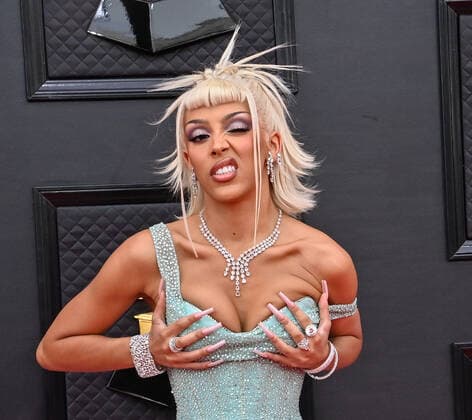 Doja Cat arrives for the 64th annual Grammy Awards at the MGM Grand Garden Arena in Las Vegas, Nevada on Sunday, April 3, 2022.  LAV20220403110 JIMxRUYMEN